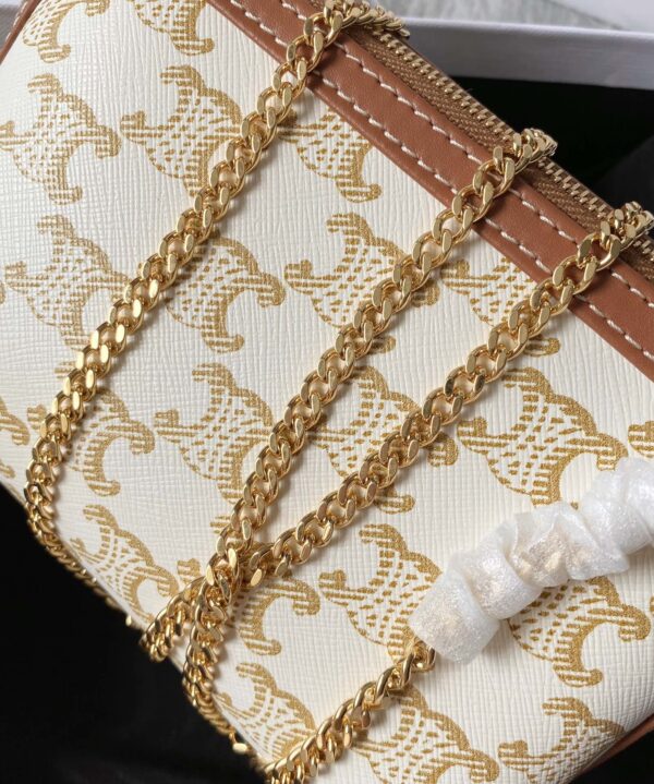 CELINE CLUTCH WITH CHAIN
