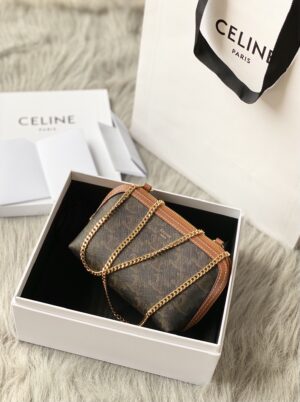 CELINE CLUTCH WITH CHAIN