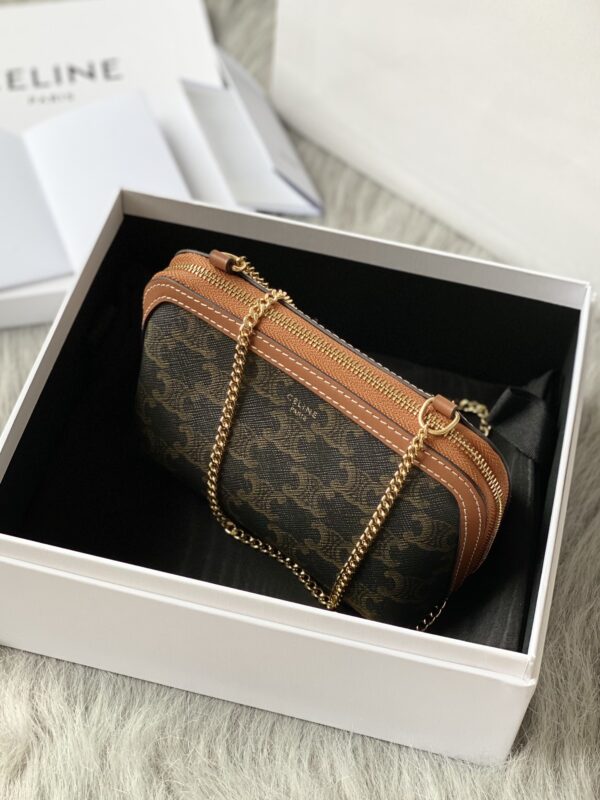 CELINE CLUTCH WITH CHAIN