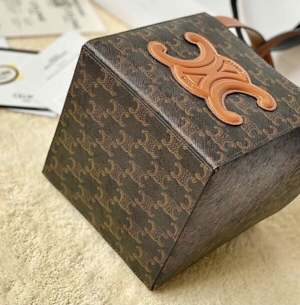 Celine Cuir Triomphe Cube Bag