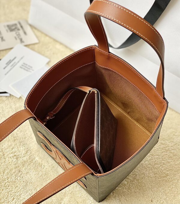 Celine Cuir Triomphe Cube Bag