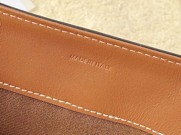 Celine Cuir Triomphe Cube Bag