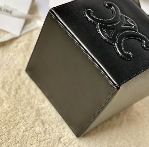 Celine Cuir Triomphe Cube Bag