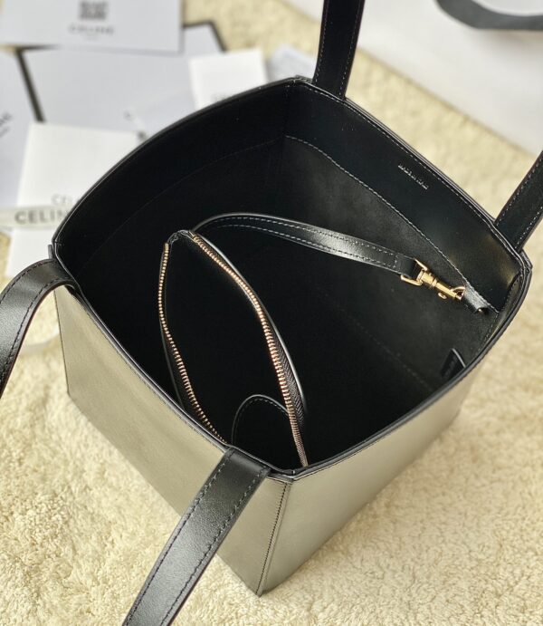 Celine Cuir Triomphe Cube Bag