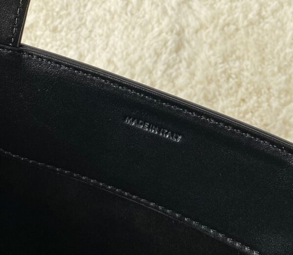 Celine Cuir Triomphe Cube Bag
