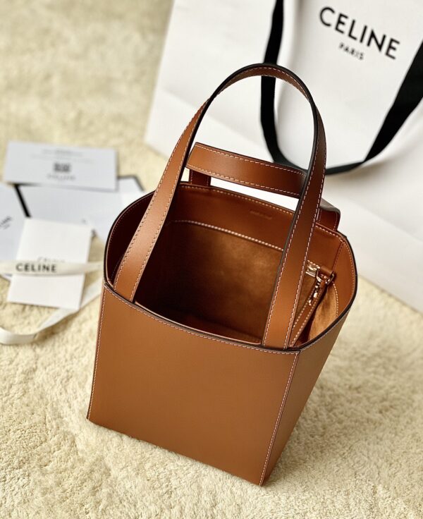 Celine Cuir Triomphe Cube Bag