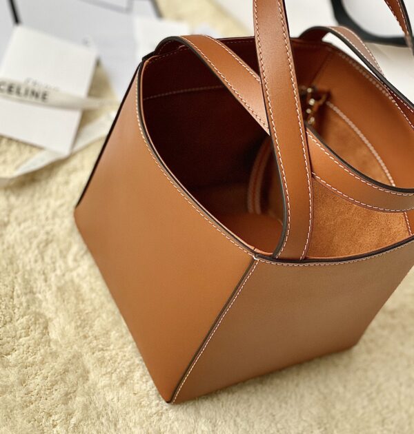 Celine Cuir Triomphe Cube Bag