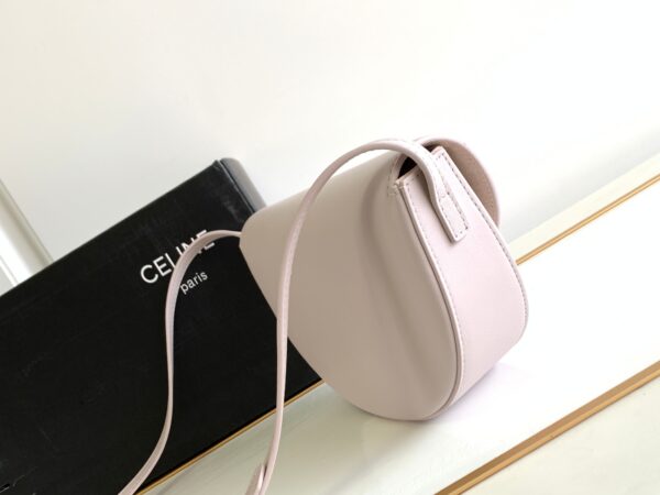 CELINE BESACE CUIR TRIOMPHE