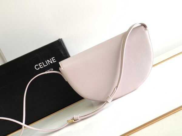 CELINE BESACE CUIR TRIOMPHE