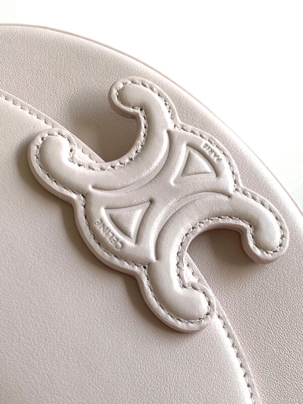 CELINE BESACE CUIR TRIOMPHE