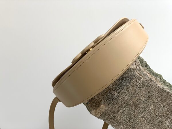 CELINE BESACE CUIR TRIOMPHE