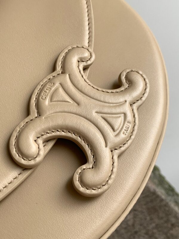 CELINE BESACE CUIR TRIOMPHE
