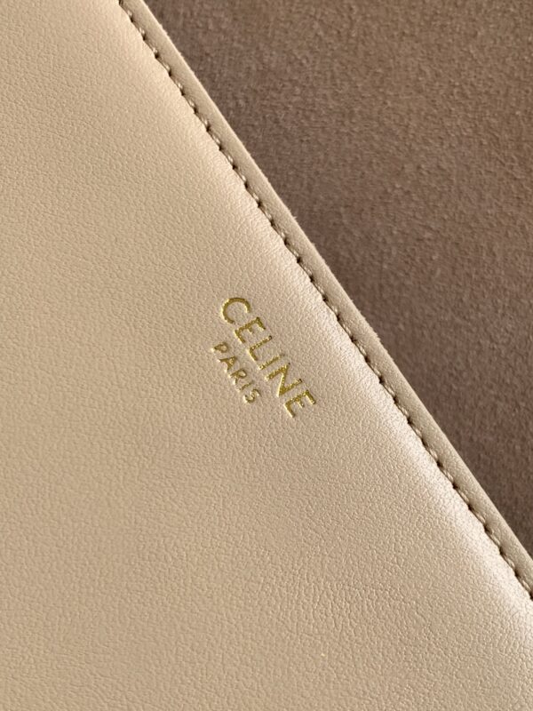 CELINE BESACE CUIR TRIOMPHE