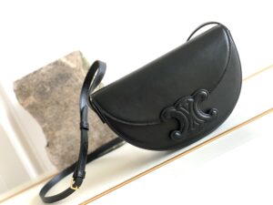 CELINE BESACE CUIR TRIOMPHE