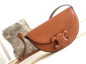 CELINE BESACE CUIR TRIOMPHE