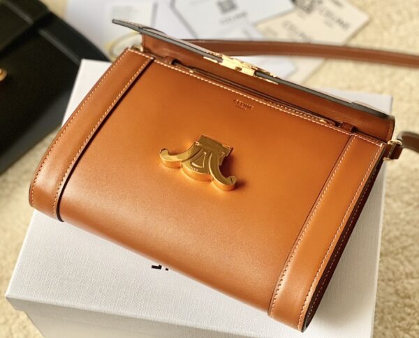CELINE TRIOMPHE STRAP BAG