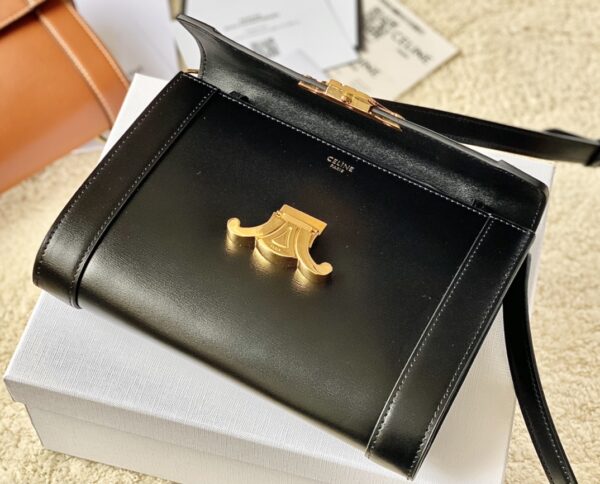 CELINE TRIOMPHE STRAP BAG