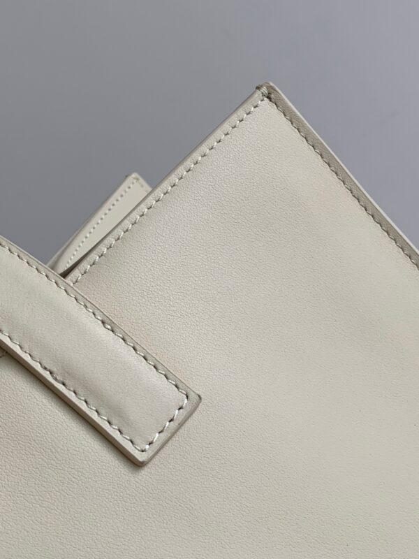 CELINE CABAS 16 IN SMOOTH CALFSKIN LIMESTONE