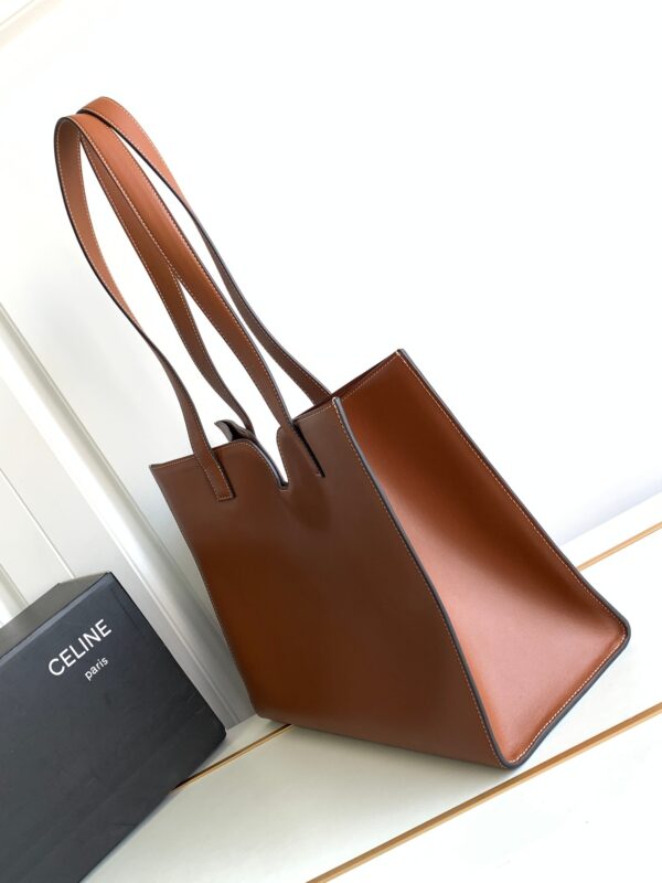 CELINE CABAS 16 IN SMOOTH CALFSKIN LIMESTONE