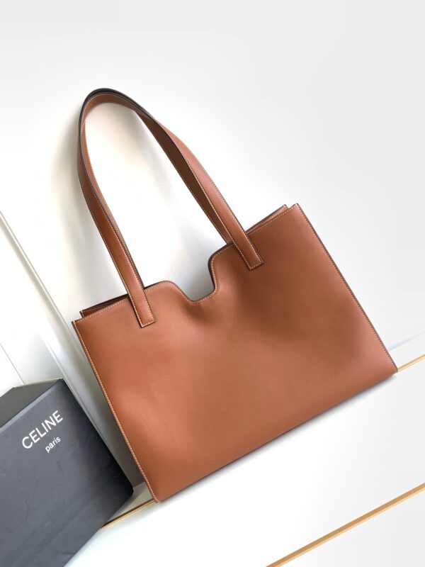 CELINE CABAS 16 IN SMOOTH CALFSKIN LIMESTONE