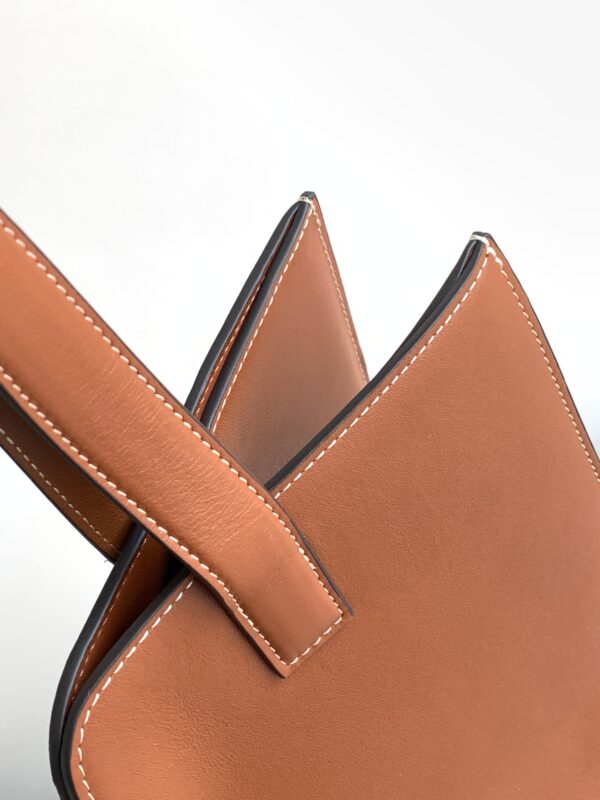 CELINE CABAS 16 IN SMOOTH CALFSKIN LIMESTONE