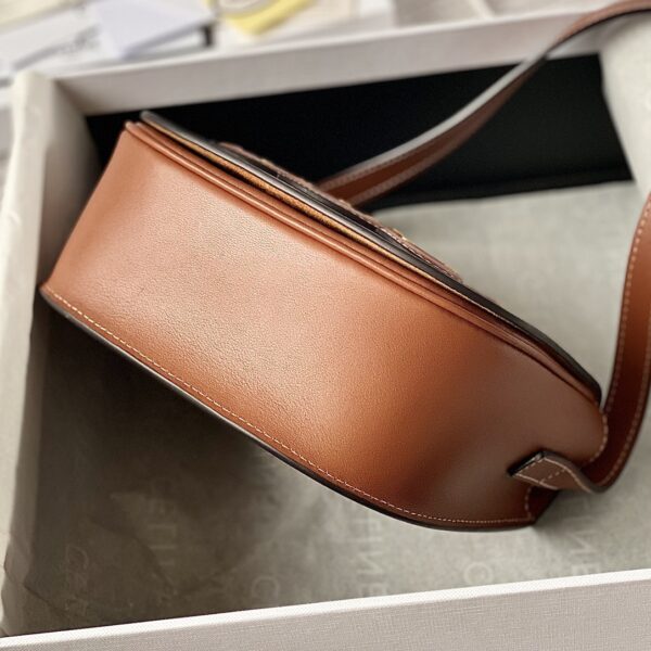 CELINE FOLCO CUIR TRIOMPHE