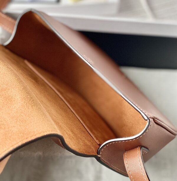 CELINE FOLCO CUIR TRIOMPHE
