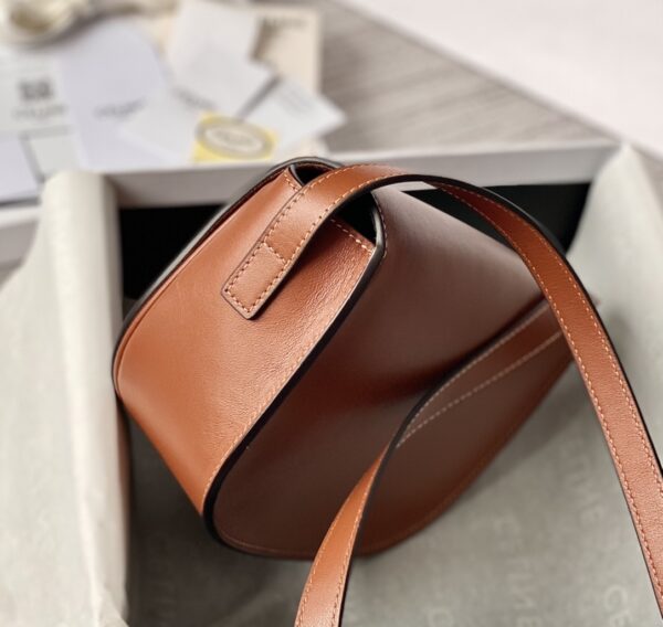 CELINE FOLCO CUIR TRIOMPHE
