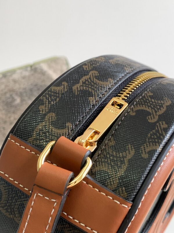 CELINE OVAL BAG CUIR TRIOMPHE