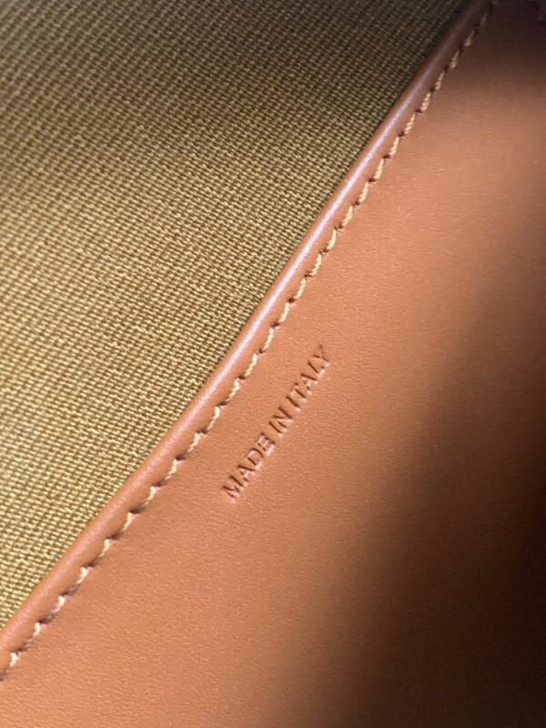 CELINE OVAL BAG CUIR TRIOMPHE