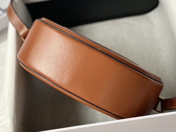 CELINE OVAL BAG CUIR TRIOMPHE