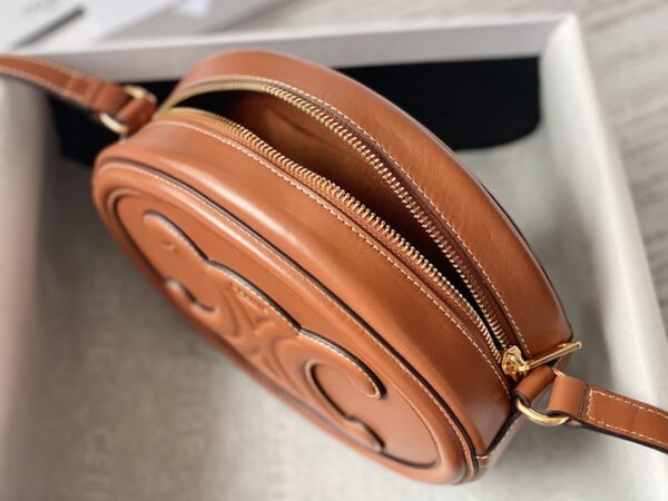 CELINE OVAL BAG CUIR TRIOMPHE