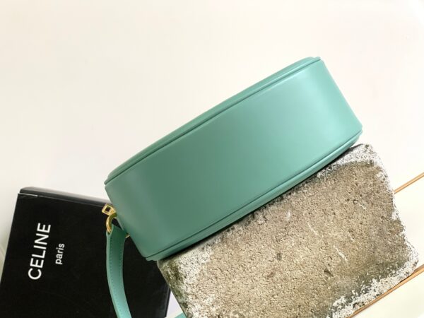 CELINE OVAL BAG CUIR TRIOMPHE