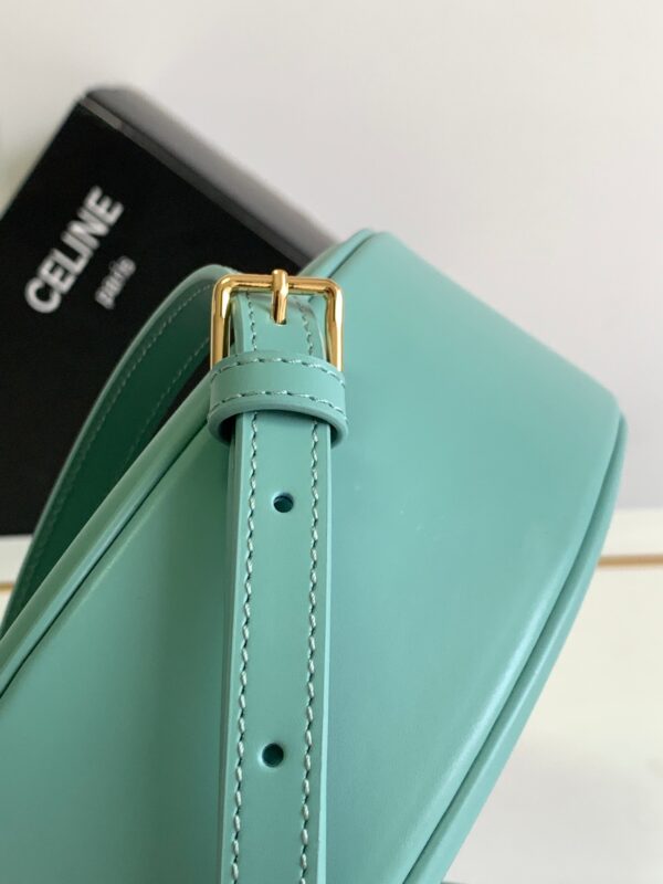 CELINE OVAL BAG CUIR TRIOMPHE