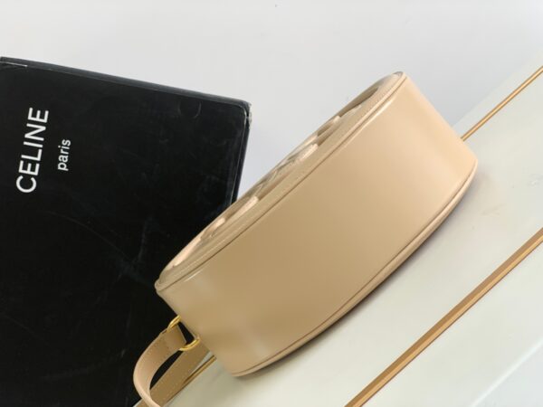CELINE OVAL BAG CUIR TRIOMPHE