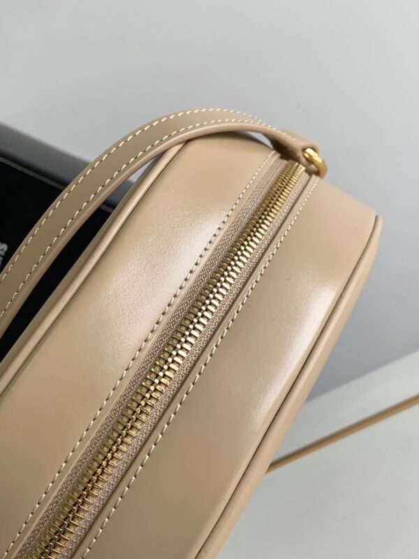 CELINE OVAL BAG CUIR TRIOMPHE