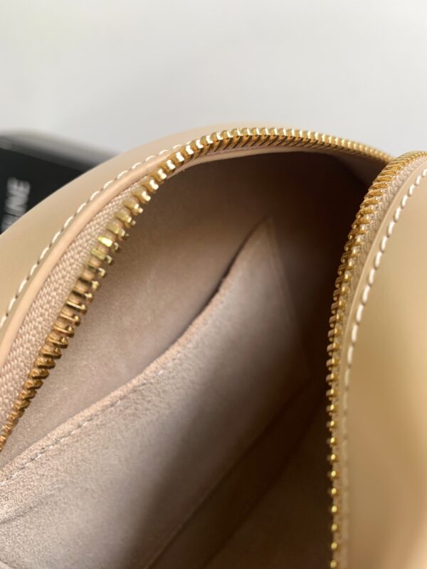 CELINE OVAL BAG CUIR TRIOMPHE