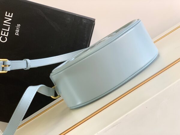 CELINE OVAL BAG CUIR TRIOMPHE