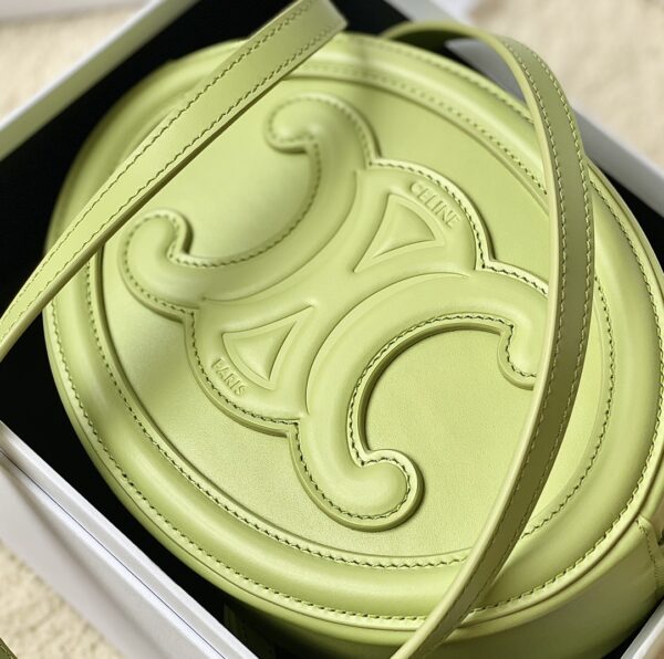 CELINE OVAL BAG CUIR TRIOMPHE