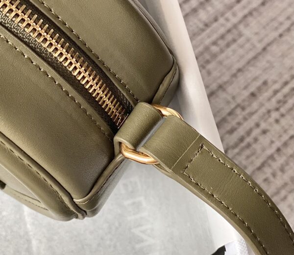 CELINE OVAL BAG CUIR TRIOMPHE