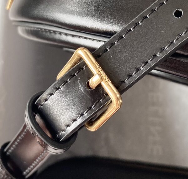 CELINE OVAL BAG CUIR TRIOMPHE