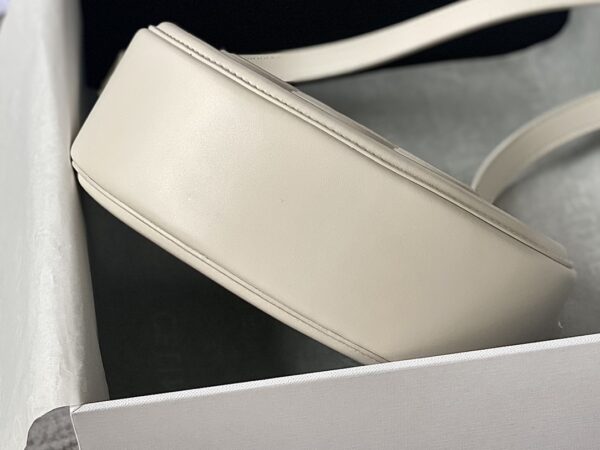 CELINE OVAL BAG CUIR TRIOMPHE