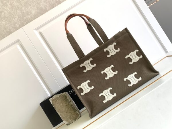 CELINE LARGE CABAS THAIS