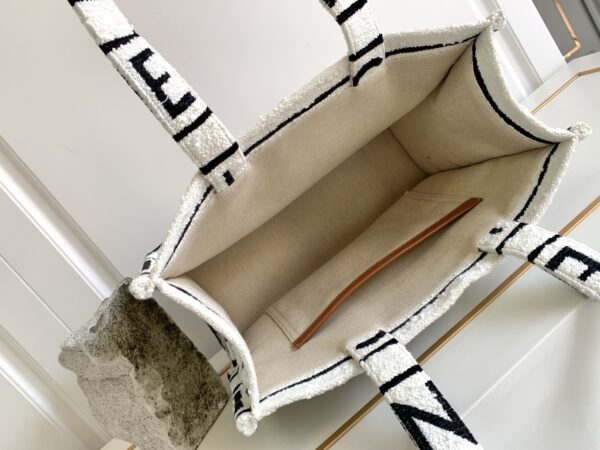 CELINE LARGE CABAS THAIS