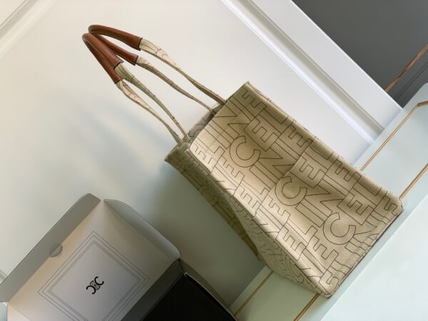 CELINE LARGE CABAS THAIS