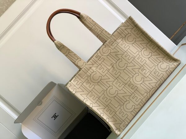 CELINE LARGE CABAS THAIS