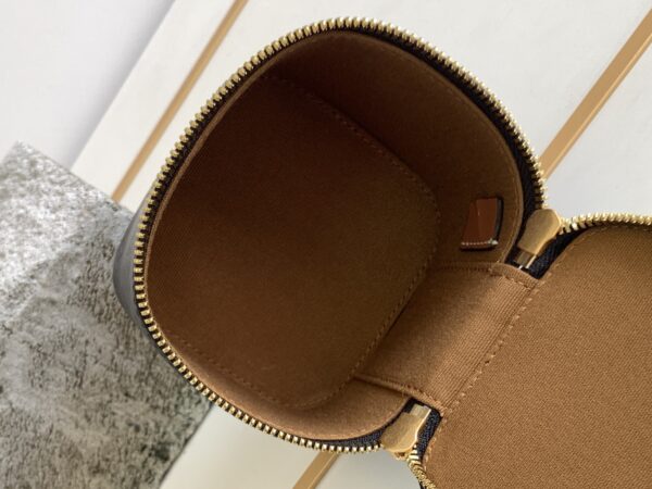 CELINE TRIOMPHE CANVAS