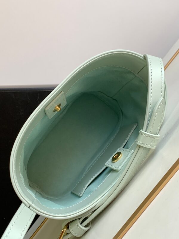 CELINE MINI BUCKET CUIR TRIOMPHE