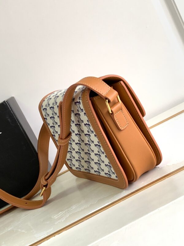 CELINE CLASSIQUE TRIOMPHE BAG