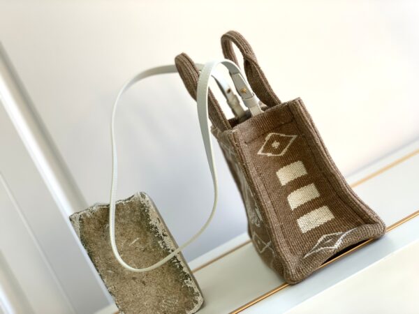 CELINE SMALL CABAS THAIS